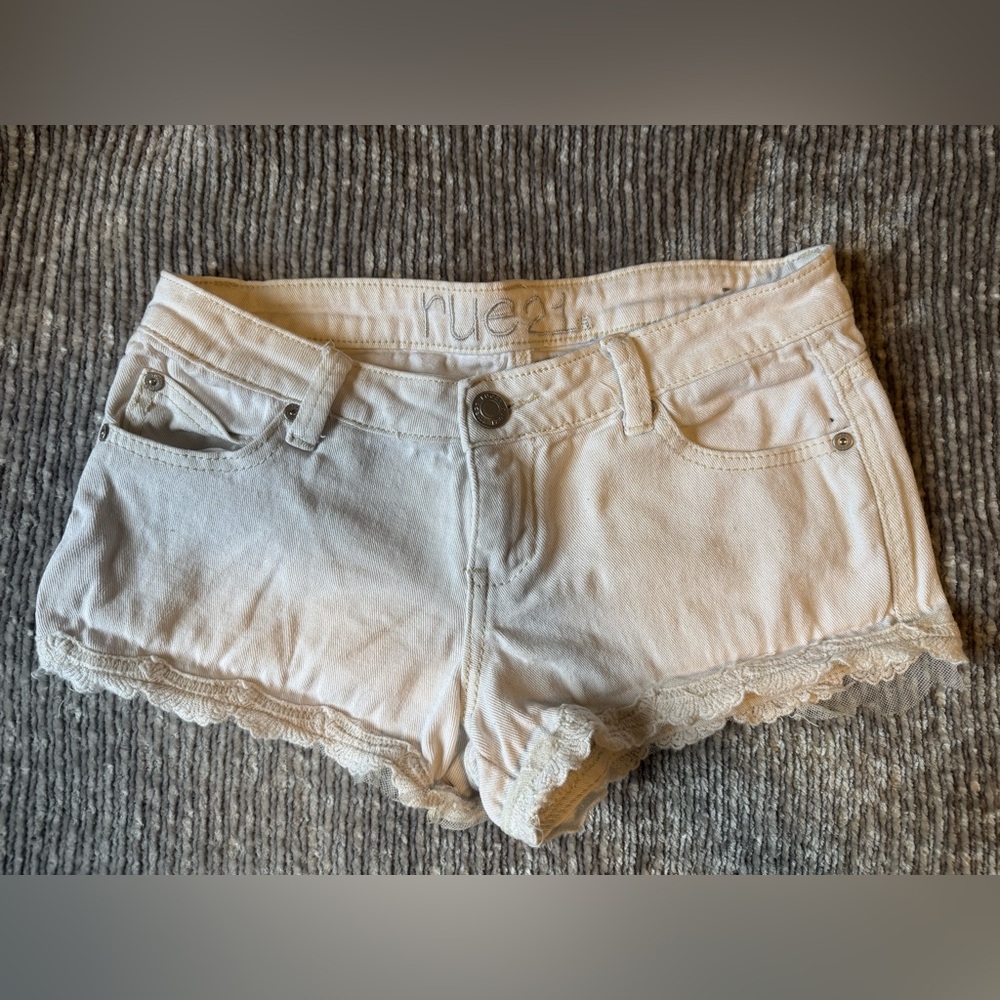 Rue21 || White Denim Shorts with Lace (3/4)
